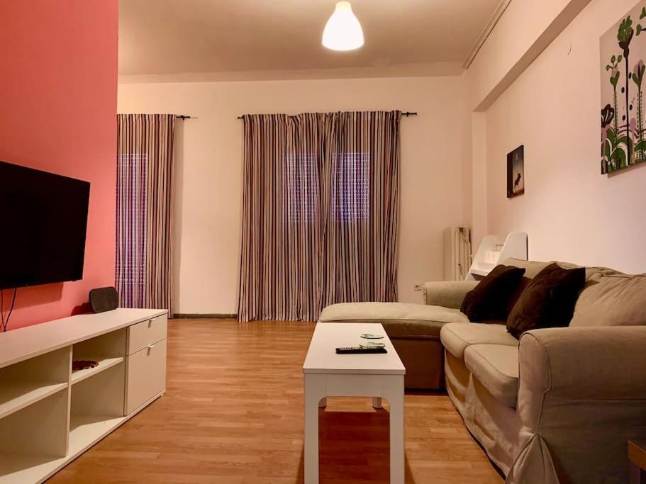 2 Bedroom Apartment 300 Meters Metro Aghios Loanis Athén Kültér fotó